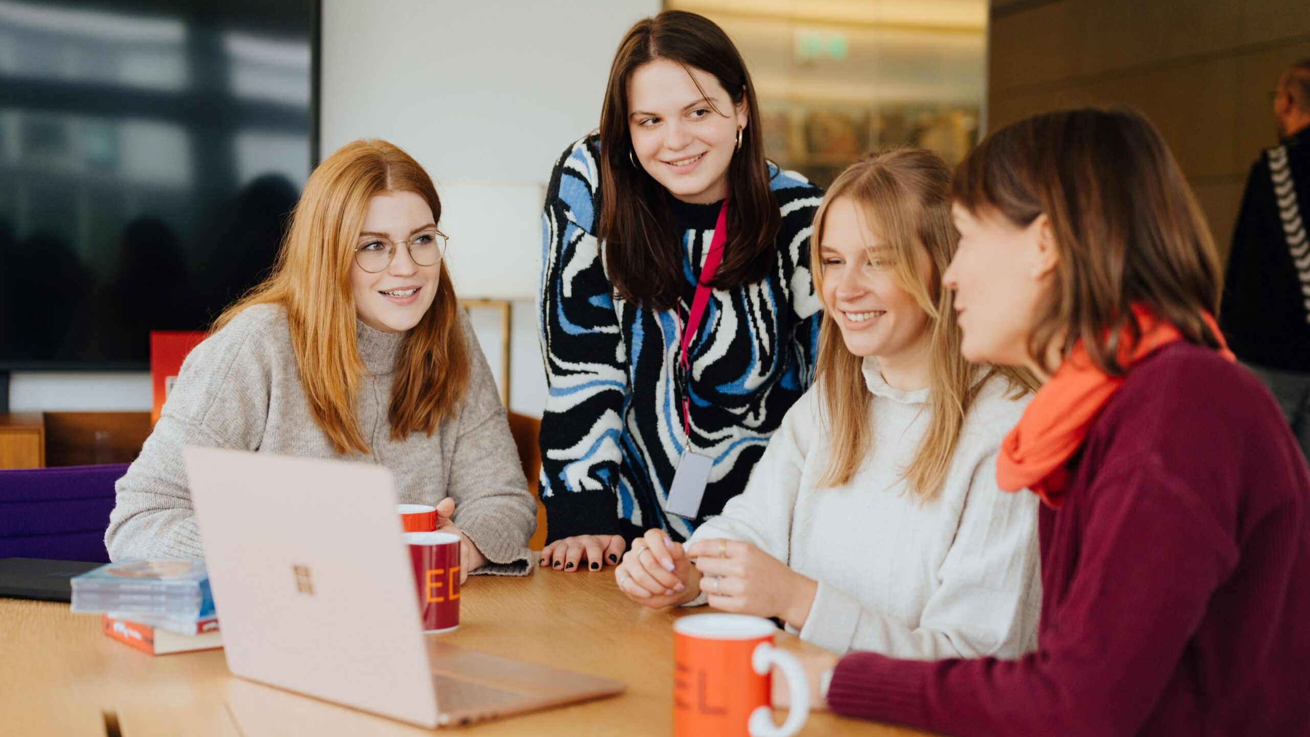 Das Edel Kids Team ist bei der Arbeit